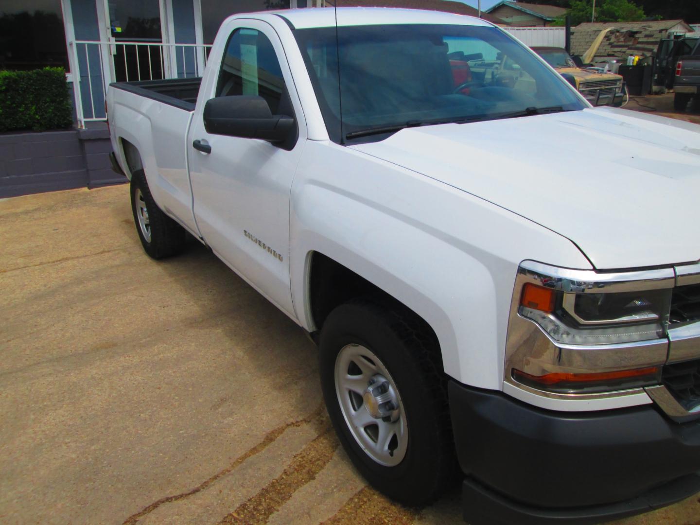 2018 WHITE Chevrolet Silverado 1500 (1GCNCNEC1JZ) , located at 1815 NE 28th St., Fort Worth, TX, 76106, (817) 625-6251, 32.795582, -97.333069 - Photo#2